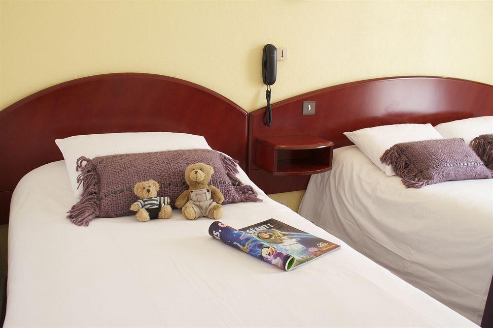 Hotel Le Ty-Lann Saint-Ave Luaran gambar