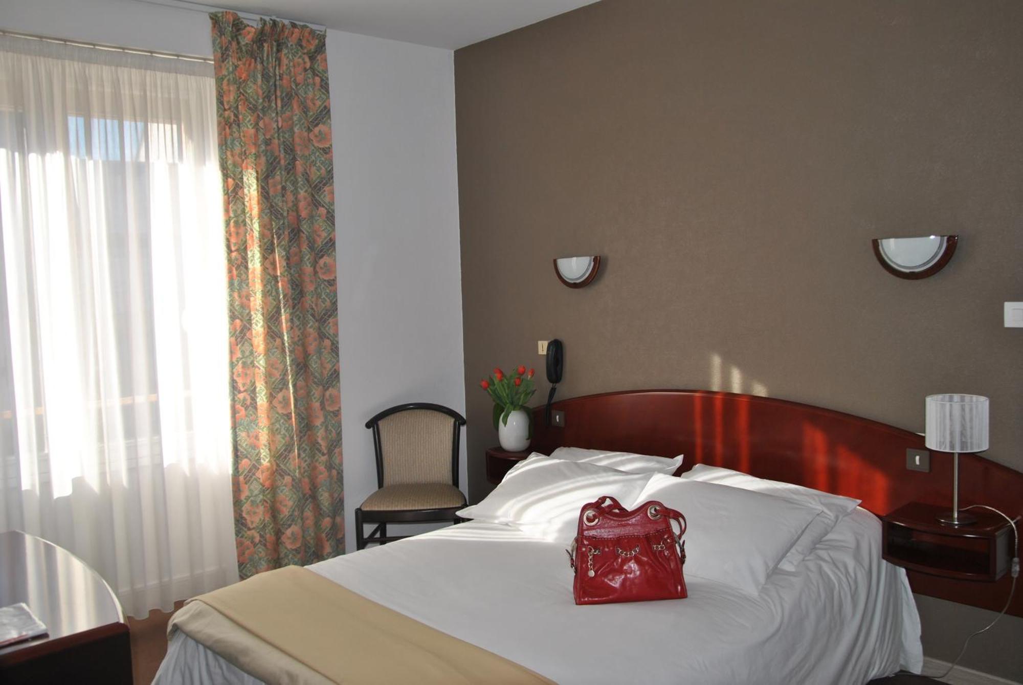 Hotel Le Ty-Lann Saint-Ave Luaran gambar