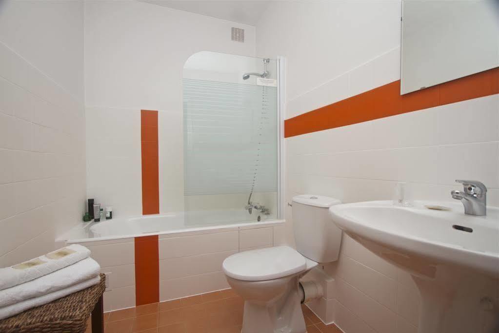 Hotel Le Ty-Lann Saint-Ave Luaran gambar