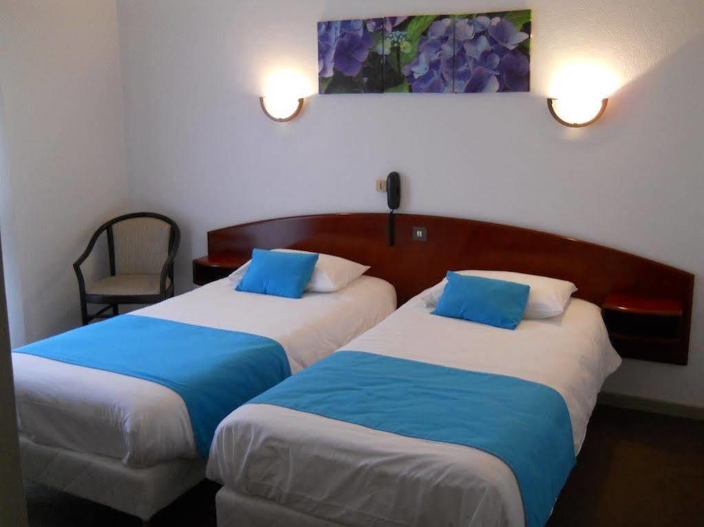 Hotel Le Ty-Lann Saint-Ave Luaran gambar