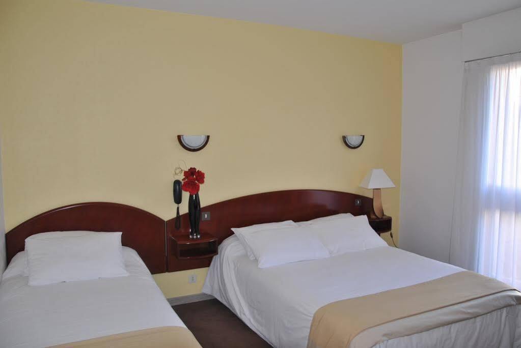 Hotel Le Ty-Lann Saint-Ave Luaran gambar